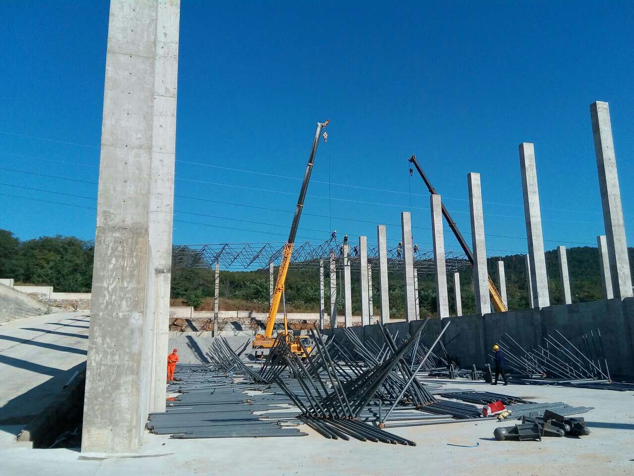 和龙威海搅拌站网架
